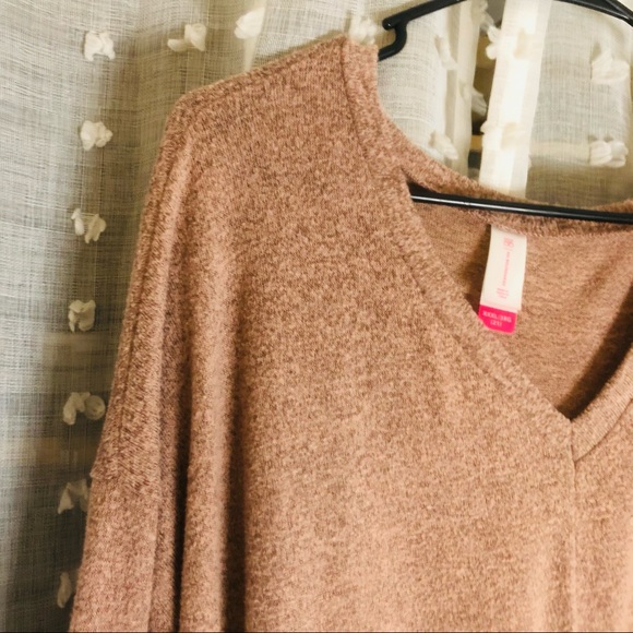 💖No Boundaries Tee - Picture 8 of 8